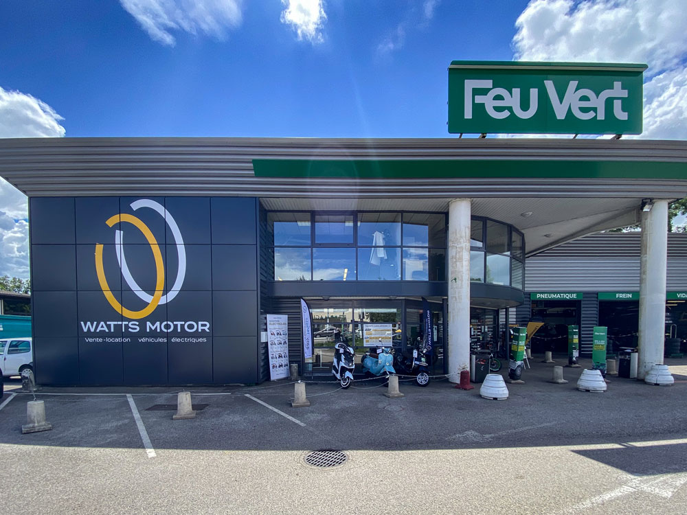 EasyWatts ouvre un showroom à côté de la Suisse EASYWATTS MOTORCYCLES